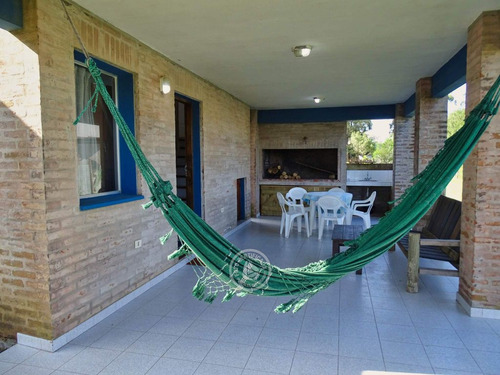Chalet Azul En Punta Negra