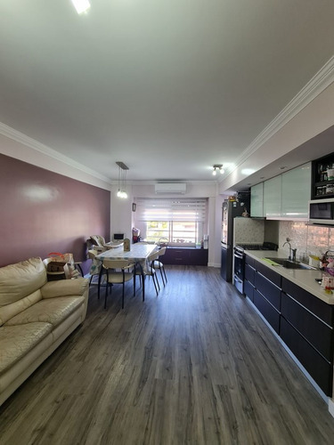 Imagen 2 de 12 de Tapiales! Impecable Depto 3 Amb. Con Cochera. Venta