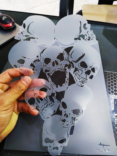 Stencil Caveiras Grudadas P/ Aerografia 2r10