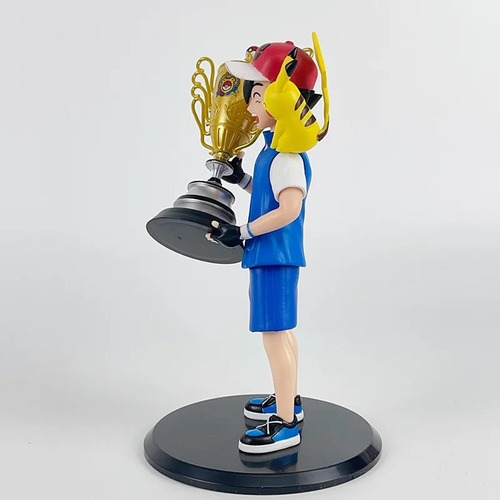Boneco Ash Ketchum Pokemon Com Trofeu Da Liga 18cm