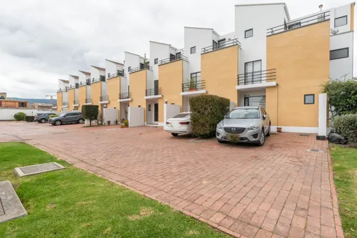 Casa En Venta En Rio Frío. Cod V12390