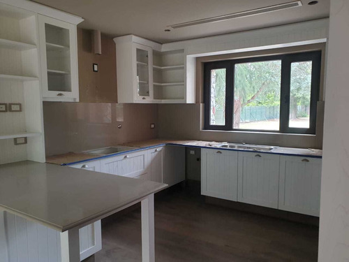 Imagen 5 de 11 de Casa En Venta Country St Thomas - Estilo Unico - Canning