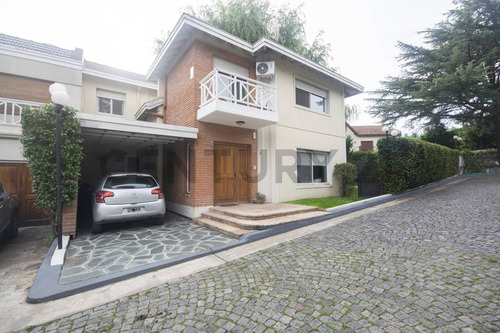 Casa Venta 4 Ambientes La Horqueta San Isidro Cochera Y Patio Y Parrilla Y Quincho Y Pileta Y Barrio