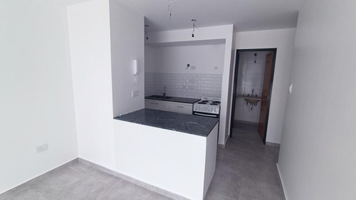 Imagen 5 de 10 de Venta Estrenar Mono Ambiente Amplio - 61 E/ 1 Y 2 - La Plata