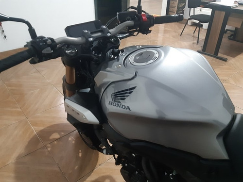 Imagem 9 de 10 de Honda Cb 650 R Abs 2021 Prata