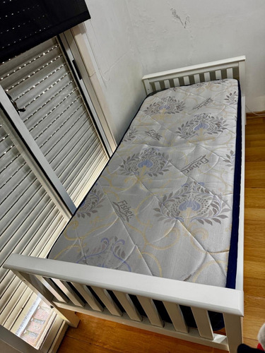 Cama Individual Dela Casa + Colchón Con Resorte Fisher Blanco De La Casa