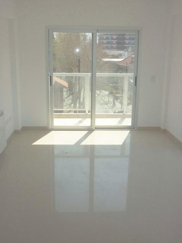 Imagen 5 de 12 de Moderno 2amb Al Frente Con Balcon Y Cochera- Se Acepta Pesos Ó Financiacion Hasta 50%. Oportunidad De Compra!!!