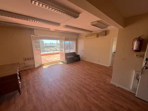 Ciudad Vieja Alquiler Oficina 87m2 + Terrazas
