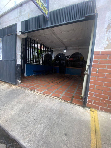 Venta Casa Con Local Comercial En Av Michelena Sector Candelaria