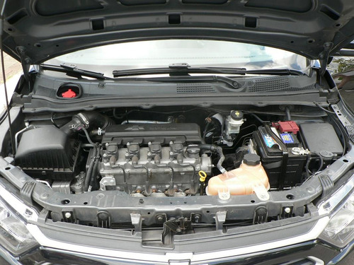 Chevrolet Onix 1.4 Advantage Aut. 5p