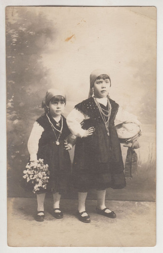 1917 Uruguay Postal De Dos Niñas Disfrazadas A Su Mama Vieja