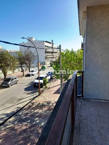 Apartamento En Venta A Una Cuadra Del Mar 