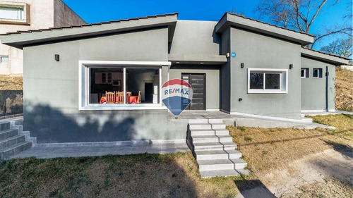 Venta Casa 3 Dorm B° Los Perales 644 M2