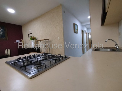 Apartamento Amoblado En Alquiler, Piso Bajo, Cercana A Vías Principales. Avenida Principal De Coropo. Rah 25-17438