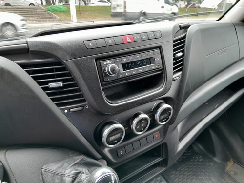 Iveco Daily 35160 2023 Com Baú Alumínio Completa 44 Mil Km