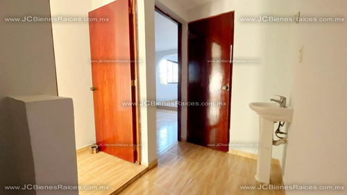 Casa En Venta Dos Niveles Col. Valente Díaz A 5 Minutos Del Aeropuerto.
