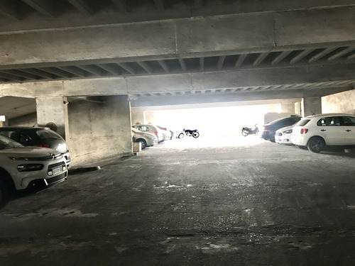 Imagen 3 de 3 de Cochera En Venta En Centro