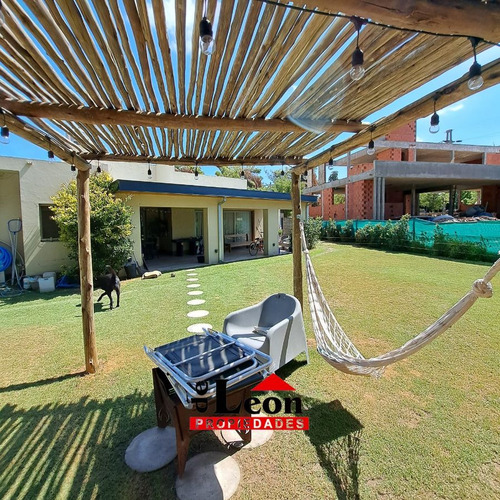 Casa En Venta De 3 Dormitorios C/ Cochera En Barrio Privado Pago Chico
