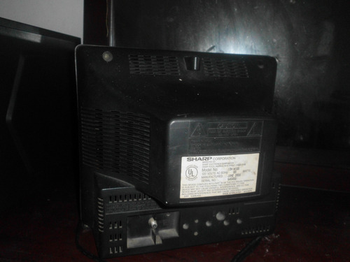 Imagen 4 de 5 de Televisor Usado Marca Sharp Prende Y Se Apaga ,