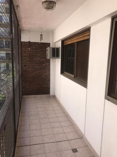 Excelente Piso - 5 Amb. Dep. 4 Baños 2 Balcones 2 Cocheras Baulera. - Belgrano.