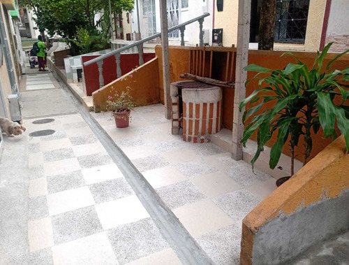 Venta De Casa 3 Niveles Con Excelente Renta - 03