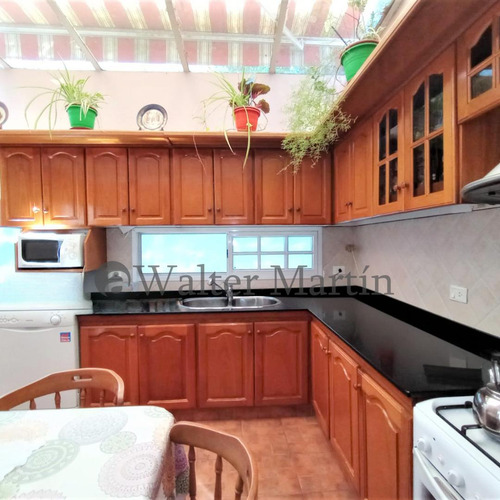 Casa 5 Ambientes Con Parque, Quincho, Pileta Y Cochera
