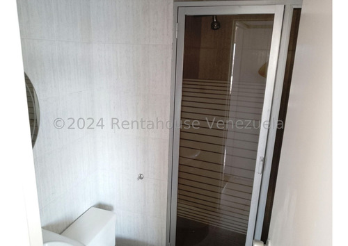 Alquiler De Departamento En Colinas Bello Monte #25-15077