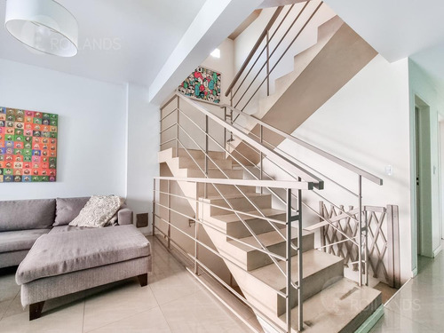Imagen 15 de 30 de Venta Ph Departamento Casa Triplex 4 Ambientes Cochera Jardín Playroom Florida Olivos