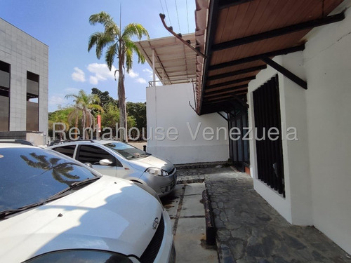 Casa En Alquiler En Zona Comercial Para Cualquier Uso Que Le Quieran Dar Antiguamente Funcionaba La Clínica Ronquillo La Casa Esta Para Ser Remodelada, Ubicada Estratégicamente