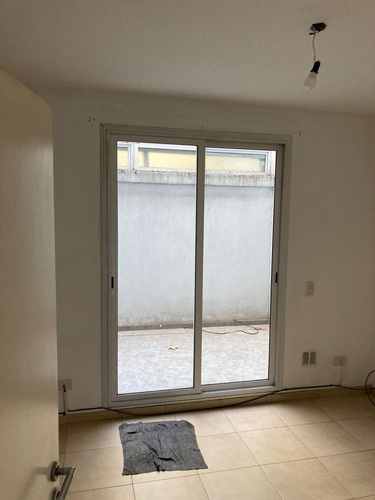 Alquiler Departamento 2 Ambientes Con Balcón Y Cochera