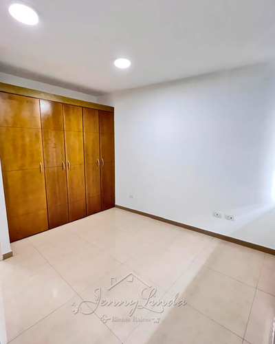 En Alquiler Townhouse De 180 M² Avenida Principal Del Castaño, Maracay Aragua