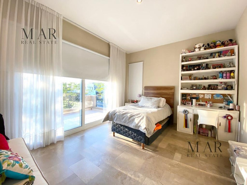 Imagen 17 de 26 de Casa En Venta Con Salida Al Lago Central, 4 Dorm. En Suite Mas Dependencia. El Golf Nordelta