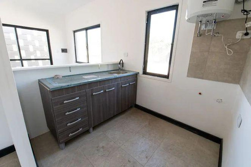 Departamento En Venta - 2 Dormitorios 1 Baño - Cochera - 95mts2 - Venado Tuerto, Santa Fe