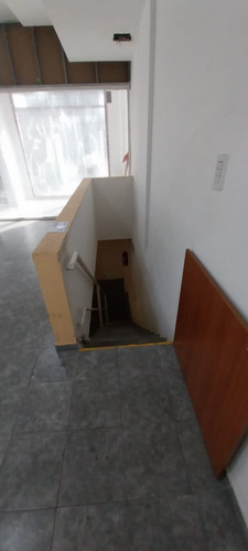 Excelente Local De 90 M2 Sobre Avenida!!!