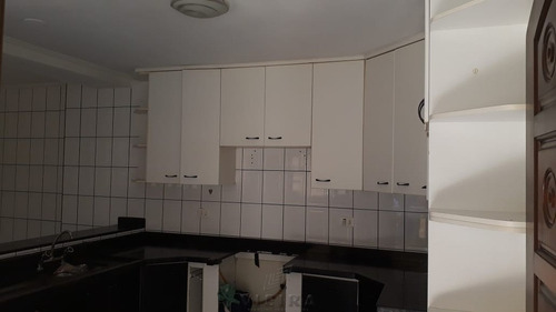 Imagem 7 de 15 de Imóvel Localizado Em Rua Residencial E Tranquila. - 3584-1