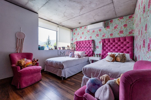 Casa En Venta De 7 Dorm. En Lo Barnechea