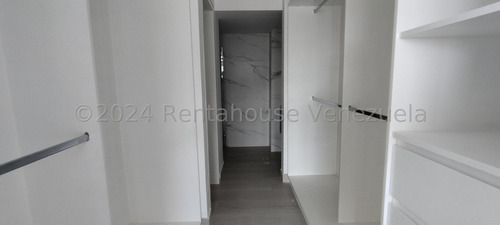 Alquiler De Espléndido Apartamento En Las Mercedes / Cl. Mls-24-22182