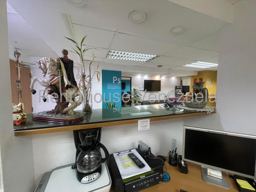 Y.t. Oficina En Venta, Los Cortijos De Lourdes Mls #25-17194