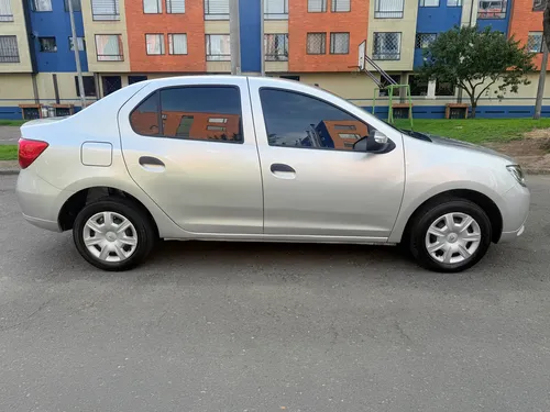 Renault Logan 1.6 Expression / Life +