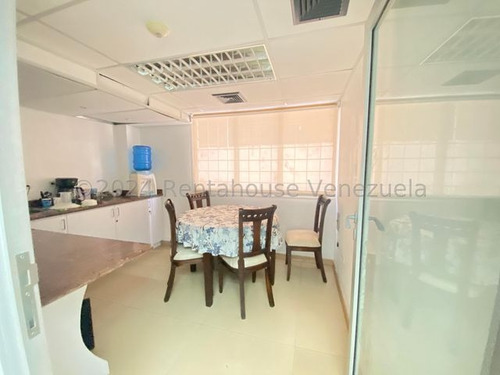 Local Comercial En Alquiler A Pie De Calle Av. San Juan Bosco Altamira 25-11316 Mr.
