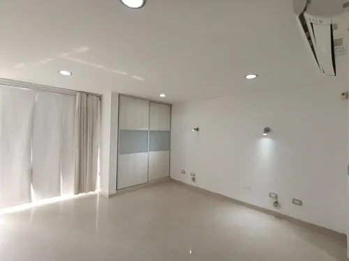 Casa En Venta En La Riviera. Cod V30503
