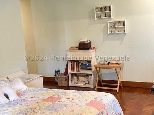 Porque Invertir En Este Apto. 1-está En Una De Las Urbanizaciones Más Céntrica Y De Mayor Demanda Y Segura De Caracas. 2- Edificio De Apenas 4 Pisos+ph 3- Comodo Y Ventilado Está En La Castellana