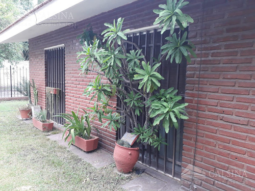 Casa En Alquiler En Cerro De Las Rosas