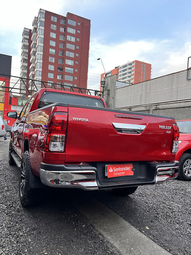 Toyota Hilux 2.4 Diésel 4x4, Leveling 2 , Llantas, Pisade