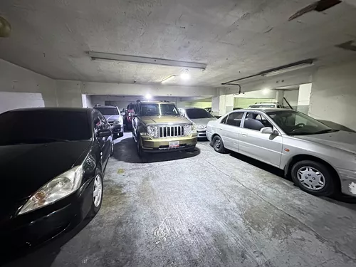 Estacionamiento En Venta En Chacao