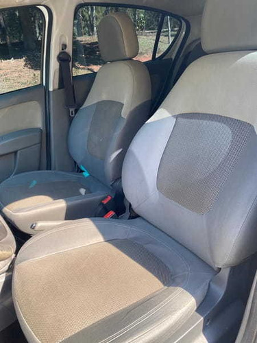 Imagem 14 de 15 de Fiat Palio Essence 1.6 Mpi 4p. Flex - 2014