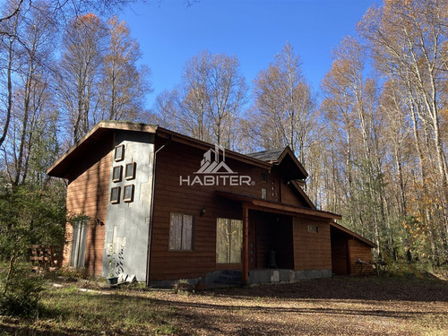 Casa En Arriendo De 5 Dorm. En Pucón