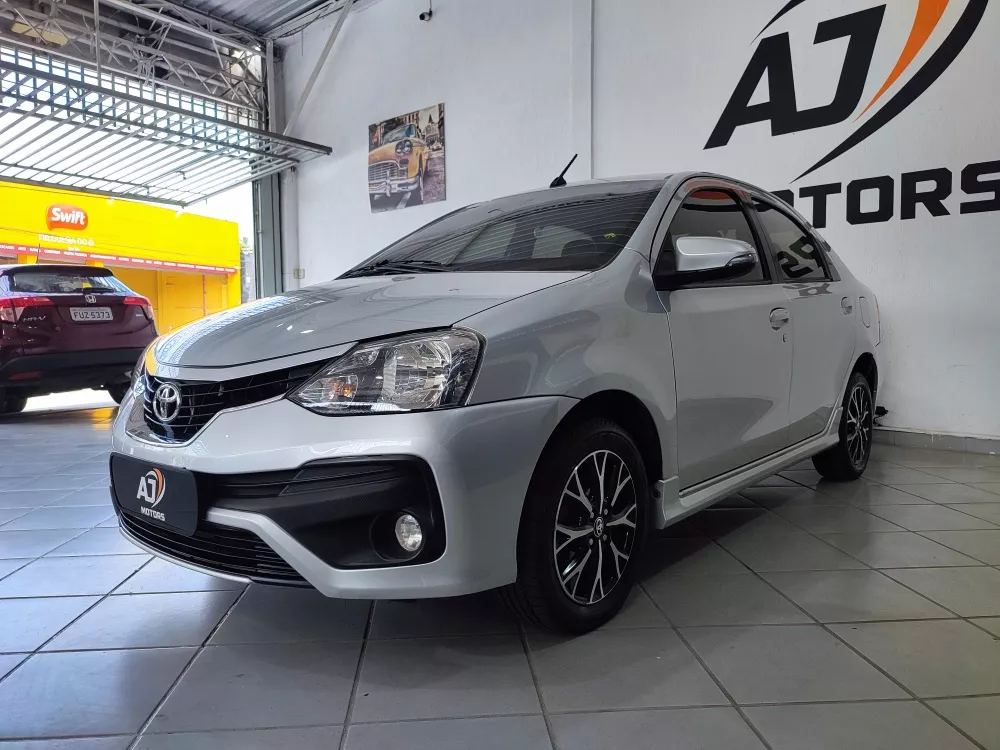 Toyota Etios 1.5 16v Platinum Aut. 4p