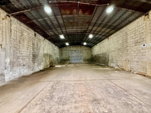 Alquiler Depósito Bº Arenales Predio Industrial