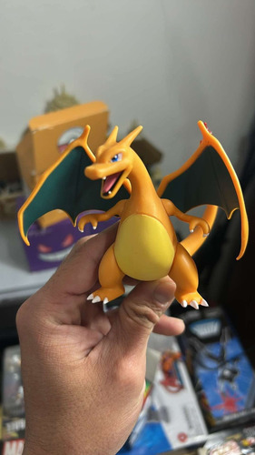 Pokémon World Scale Charizard Shiny Nintendo 1/20 (Usado)